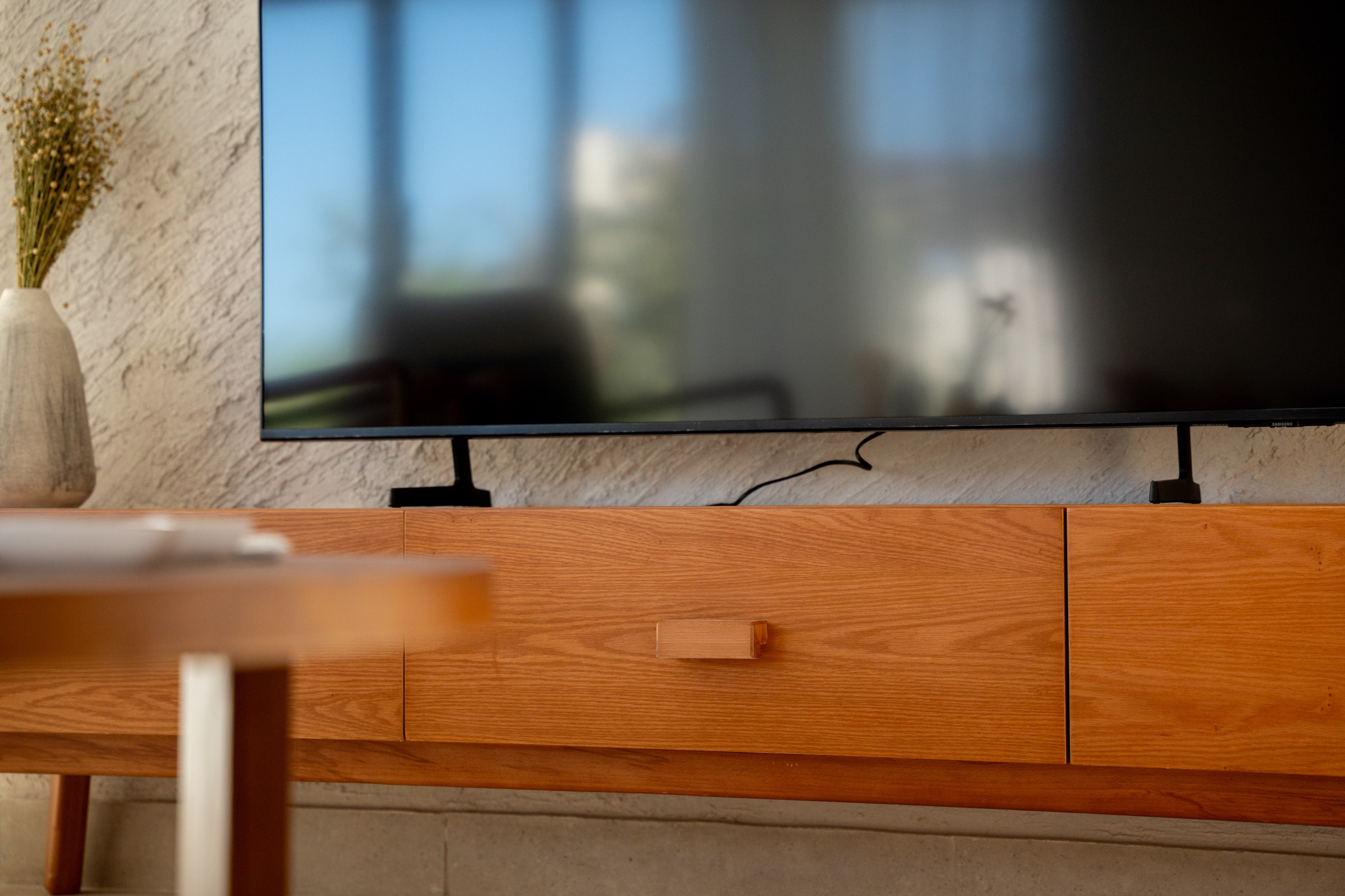 Summer TV Unit
